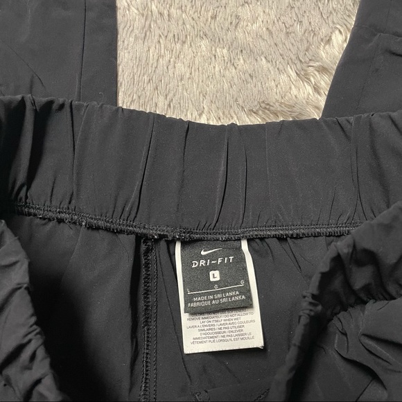 Nike Bliss Luxe Training Pants Joggers Black Size Large - Picture 2 of 2